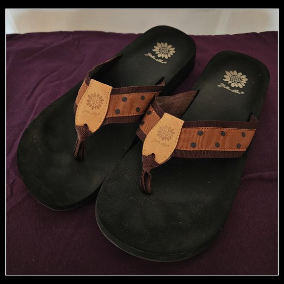 Yellow Box Shoes 2 For 2 Yellow Box Flip Flops Womens Size 0